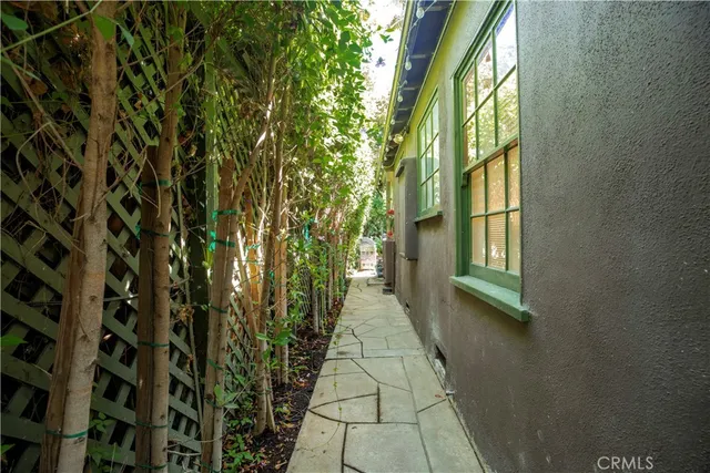 $10,000 | 195 South Parkwood Avenue, Pasadena, CA 91107