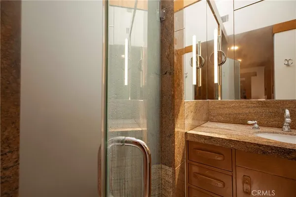 $10,000 | 195 South Parkwood Avenue, Pasadena, CA 91107