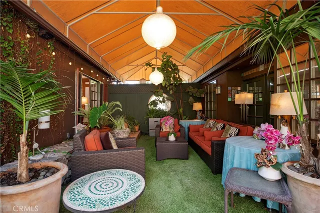 $10,000 | 195 South Parkwood Avenue, Pasadena, CA 91107