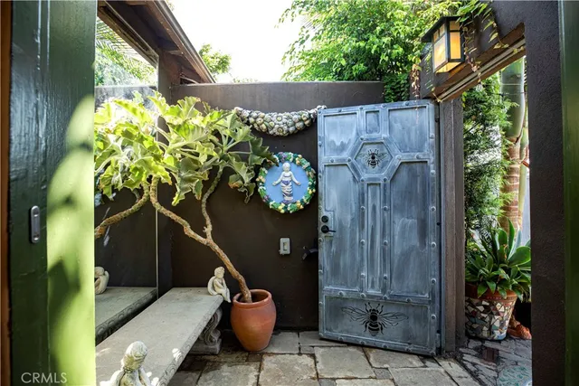 $10,000 | 195 South Parkwood Avenue, Pasadena, CA 91107