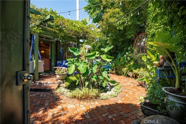 $10,000 | 195 South Parkwood Avenue, Pasadena, CA 91107