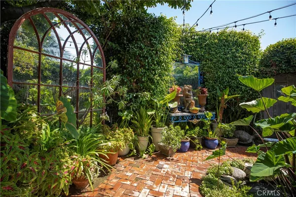 $10,000 | 195 South Parkwood Avenue, Pasadena, CA 91107