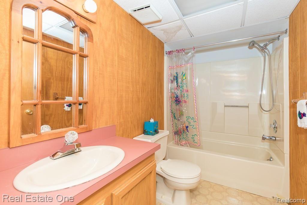 2545 Munster Road Rochester Hills, MI 48309 - Photo 25 of 33
