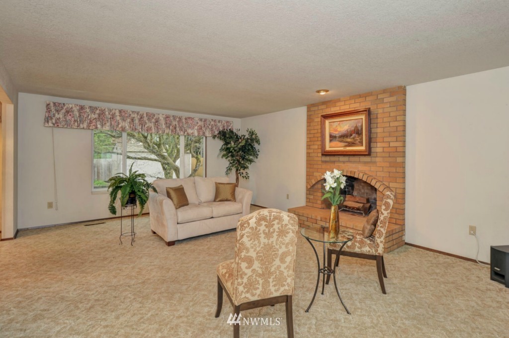 14410 151st Place Southeast Renton, WA 98059 - Photo 2 of 15