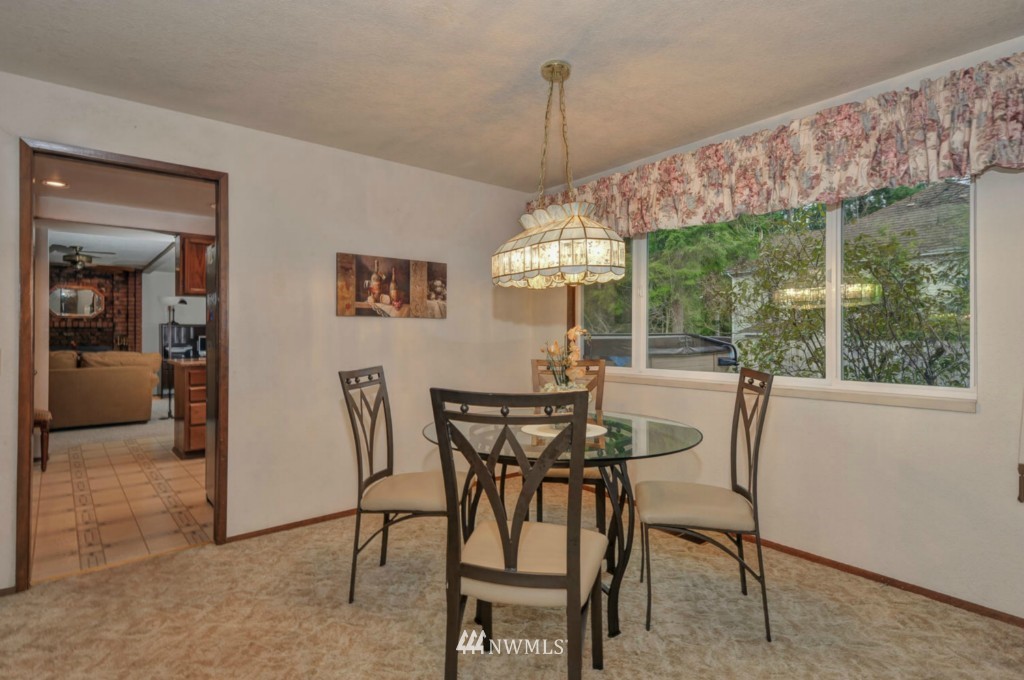 14410 151st Place Southeast Renton, WA 98059 - Photo 3 of 15