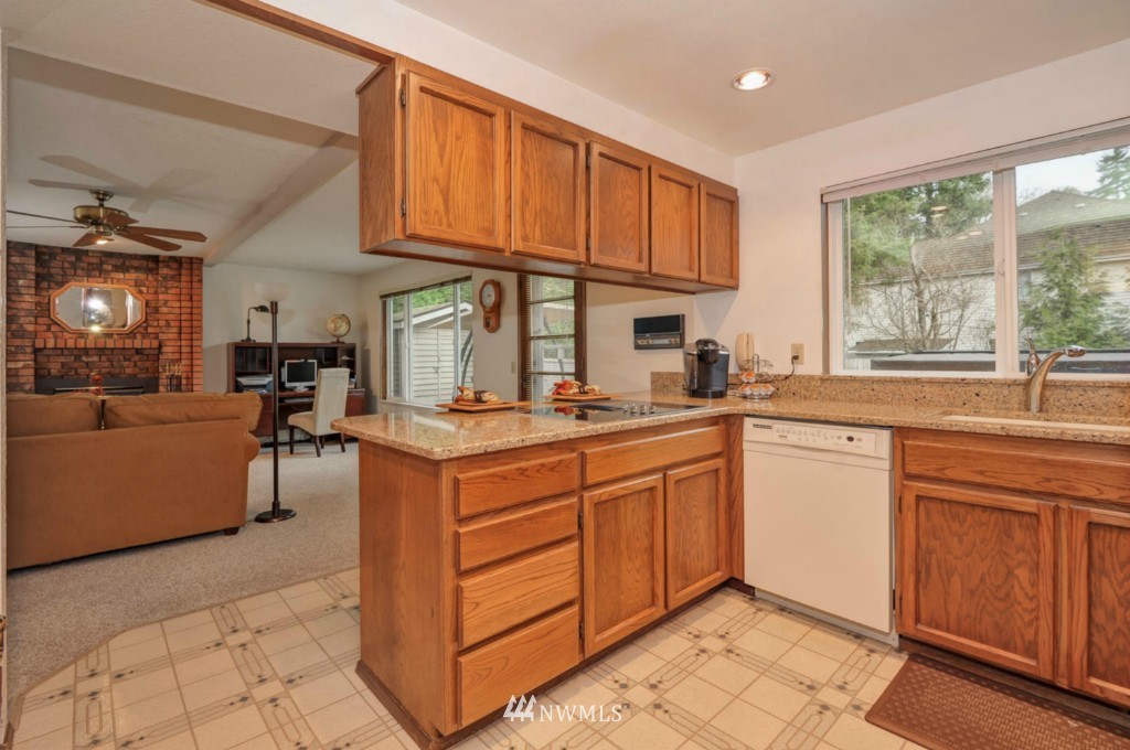 14410 151st Place Southeast Renton, WA 98059 - Photo 5 of 15