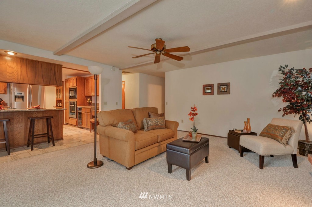 14410 151st Place Southeast Renton, WA 98059 - Photo 7 of 15