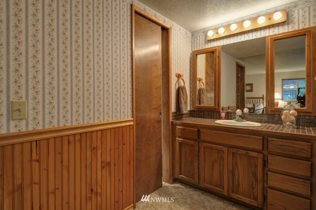 14410 151st Place Southeast Renton, WA 98059 - Photo 10 of 15