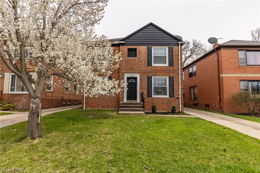 13534 Cedar Road Cleveland, OH 44118 - Photo 2 of 35