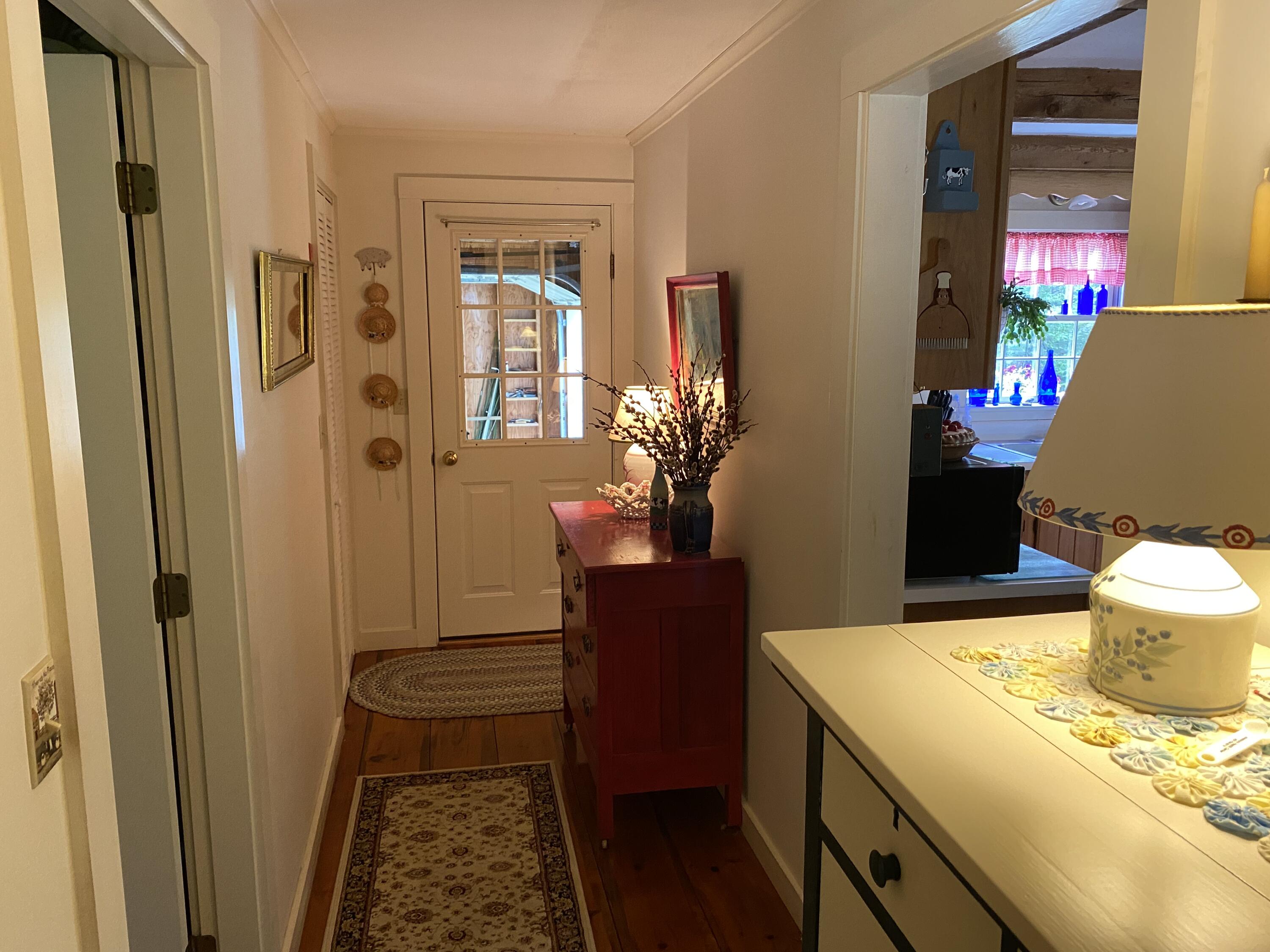 1574 Main Road Islesboro, ME 04848 - Photo 32 of 57 Hallway