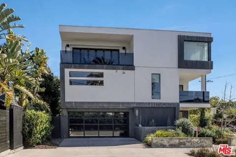 $2,999,000 | 1208 Palms Boulevard, Venice, CA 90291