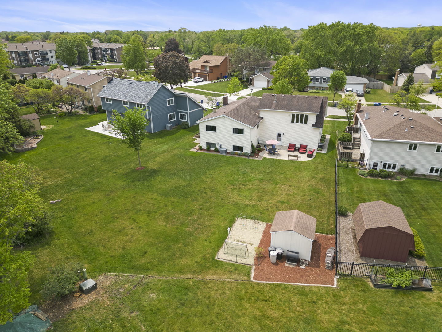 1635 South Prospect Street Wheaton, IL 60189 - Photo 36 of 53 a view of a house with pool and a yard