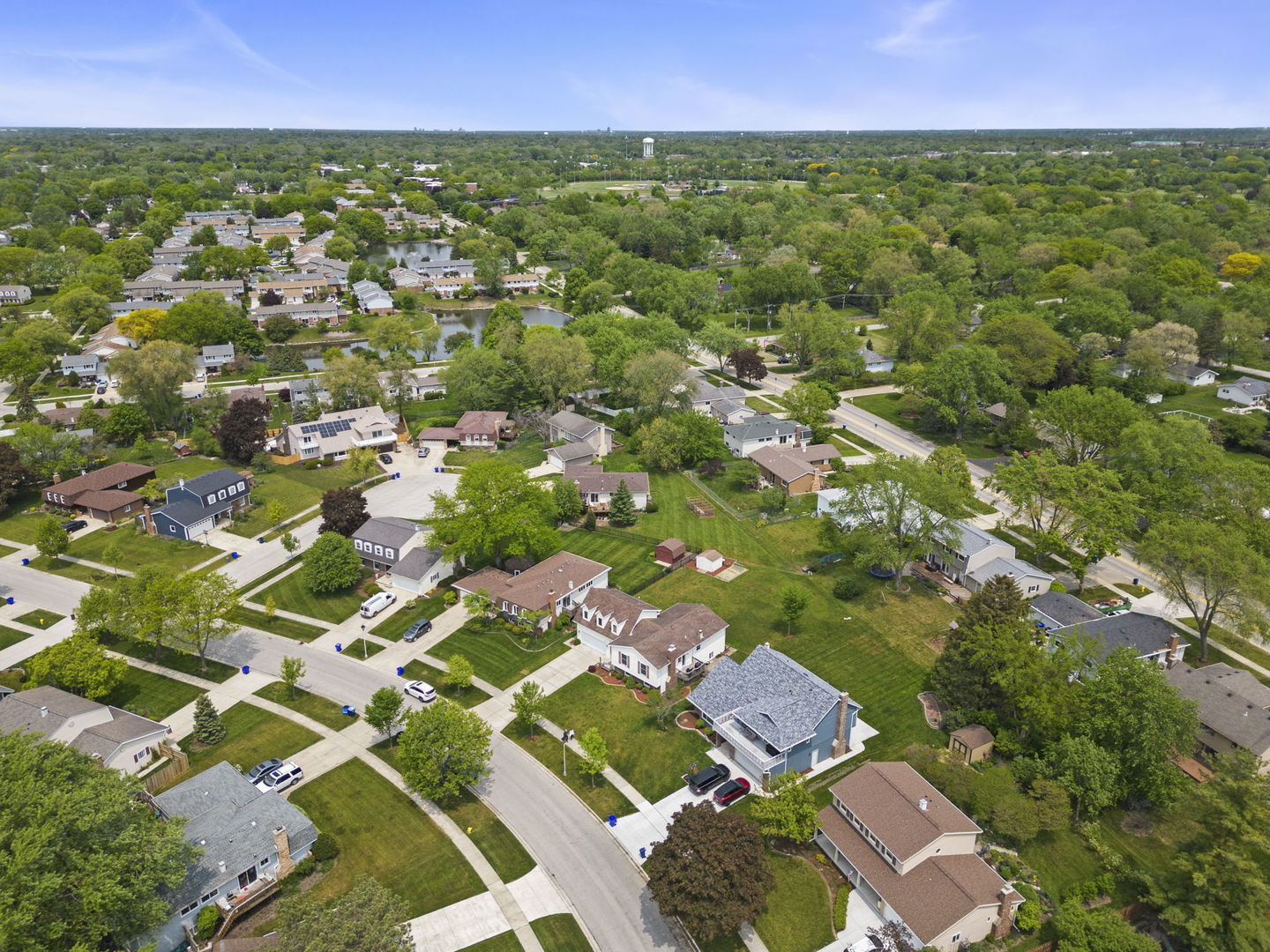 1635 South Prospect Street Wheaton, IL 60189 - Photo 51 of 53 an aerial view of residential houses with outdoor space and trees