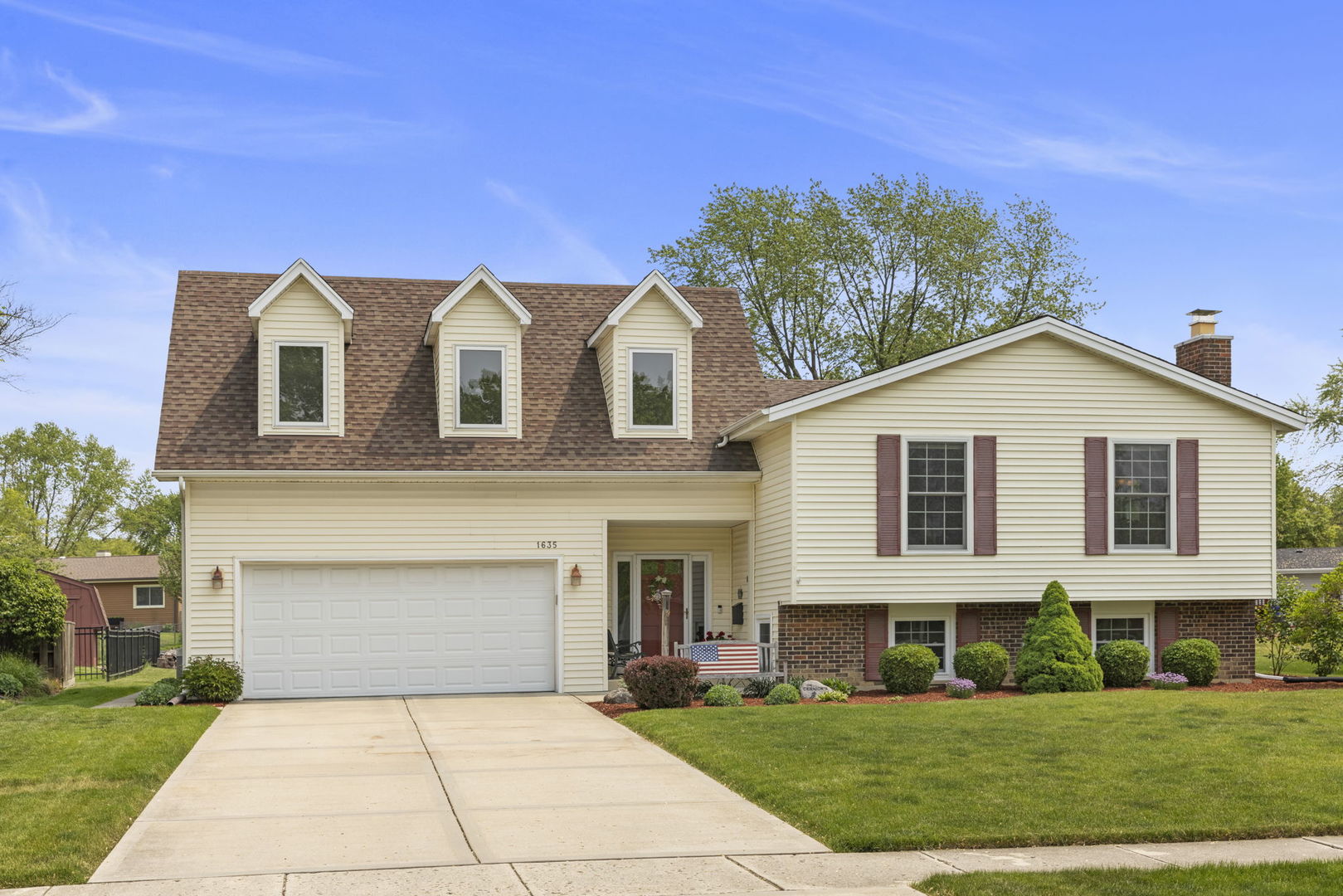1635 South Prospect Street Wheaton, IL 60189 - Photo 53 of 53 a front view of a house with a yard