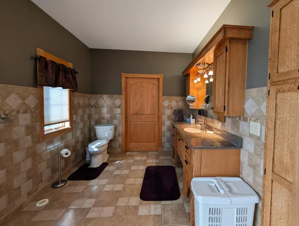 $780,000 | 2321 365th Avenue, Montevideo, MN 56265