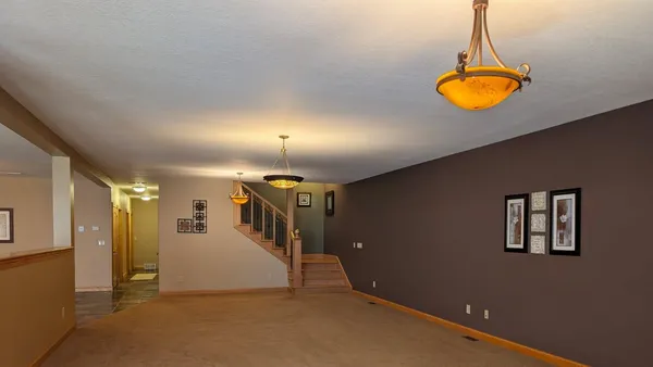 $780,000 | 2321 365th Avenue, Montevideo, MN 56265
