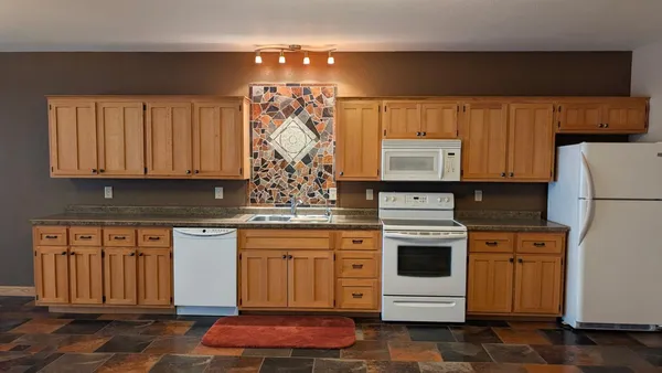 $780,000 | 2321 365th Avenue, Montevideo, MN 56265