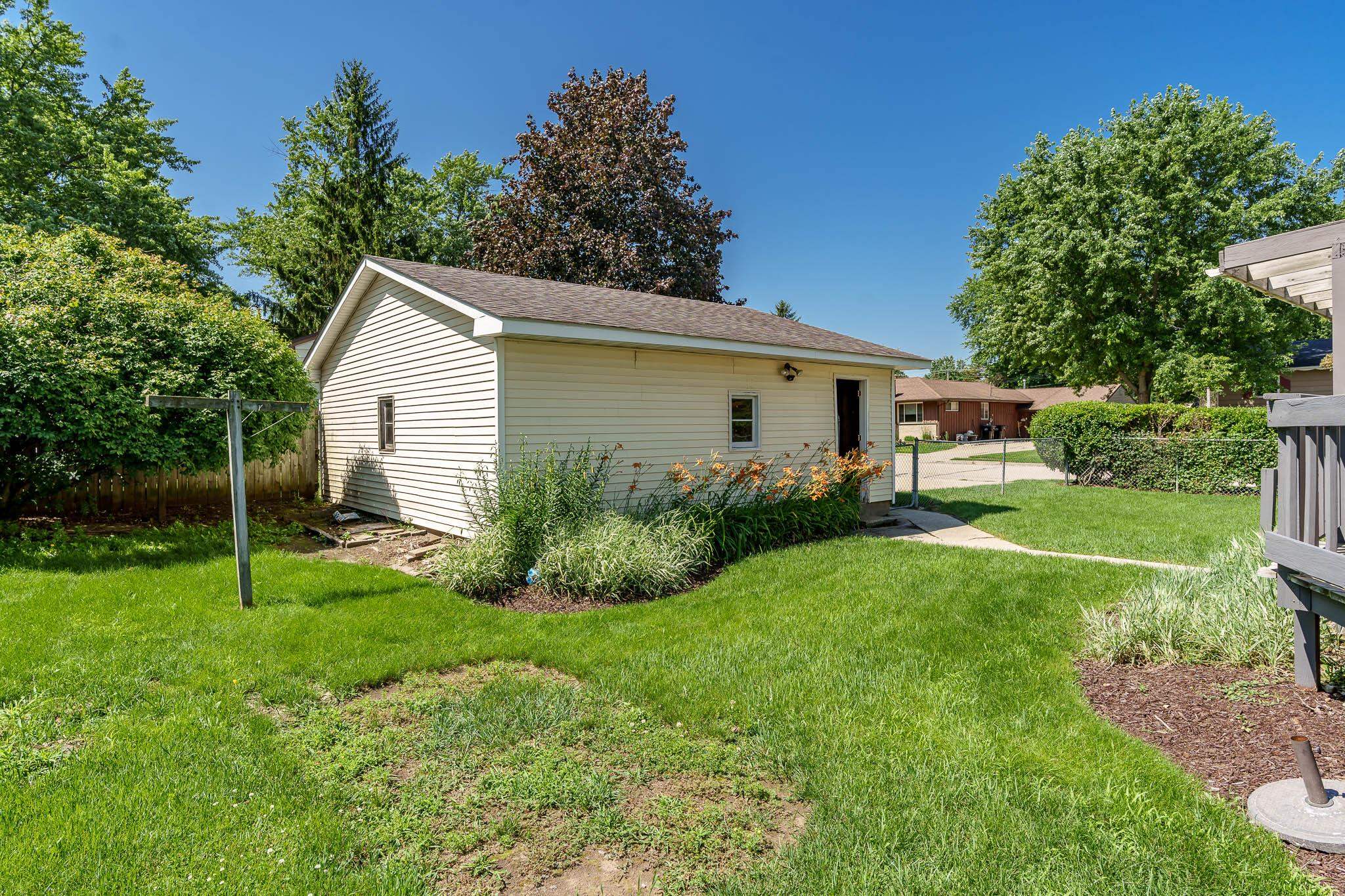 2026 Merrill Street Beloit, WI 53511 - Photo 6 of 37