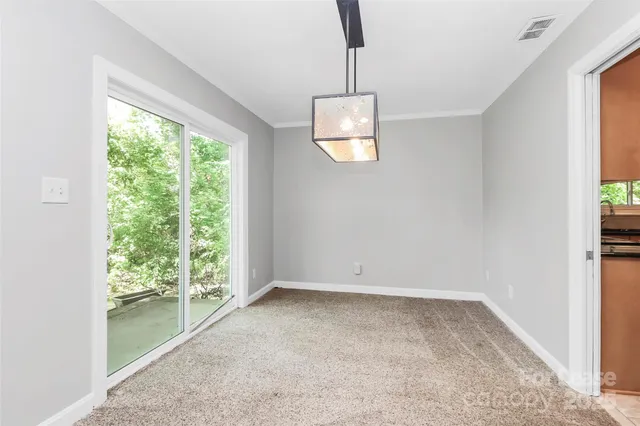 a view of empty room with window