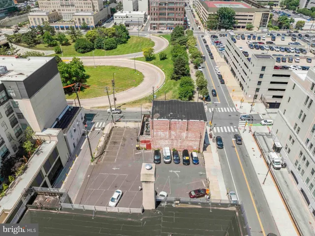 a view of building with yard