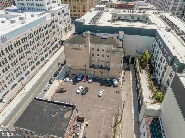 a buildings covered with tall buildings