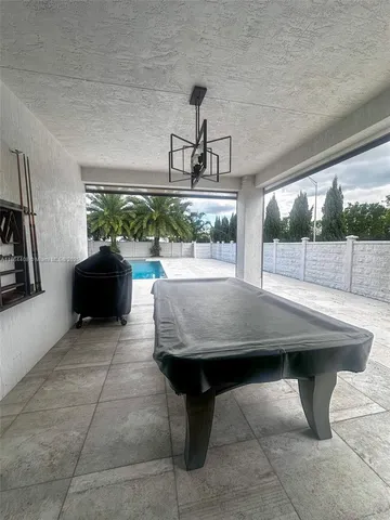 a view of entryway and hall