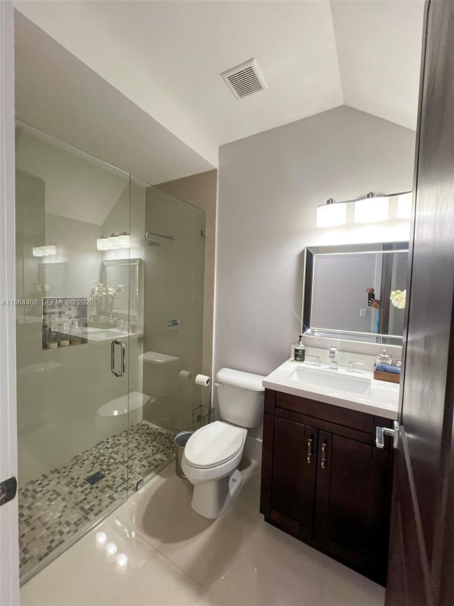 14680 Southwest 17th Street Miami, FL 33175 - Photo 35 of 68 First floor bathroom