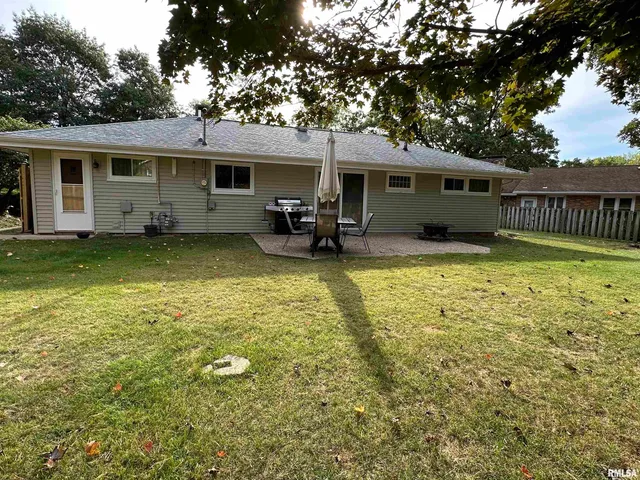 $130,900 | 840 Ravine Court, Canton, IL 61520