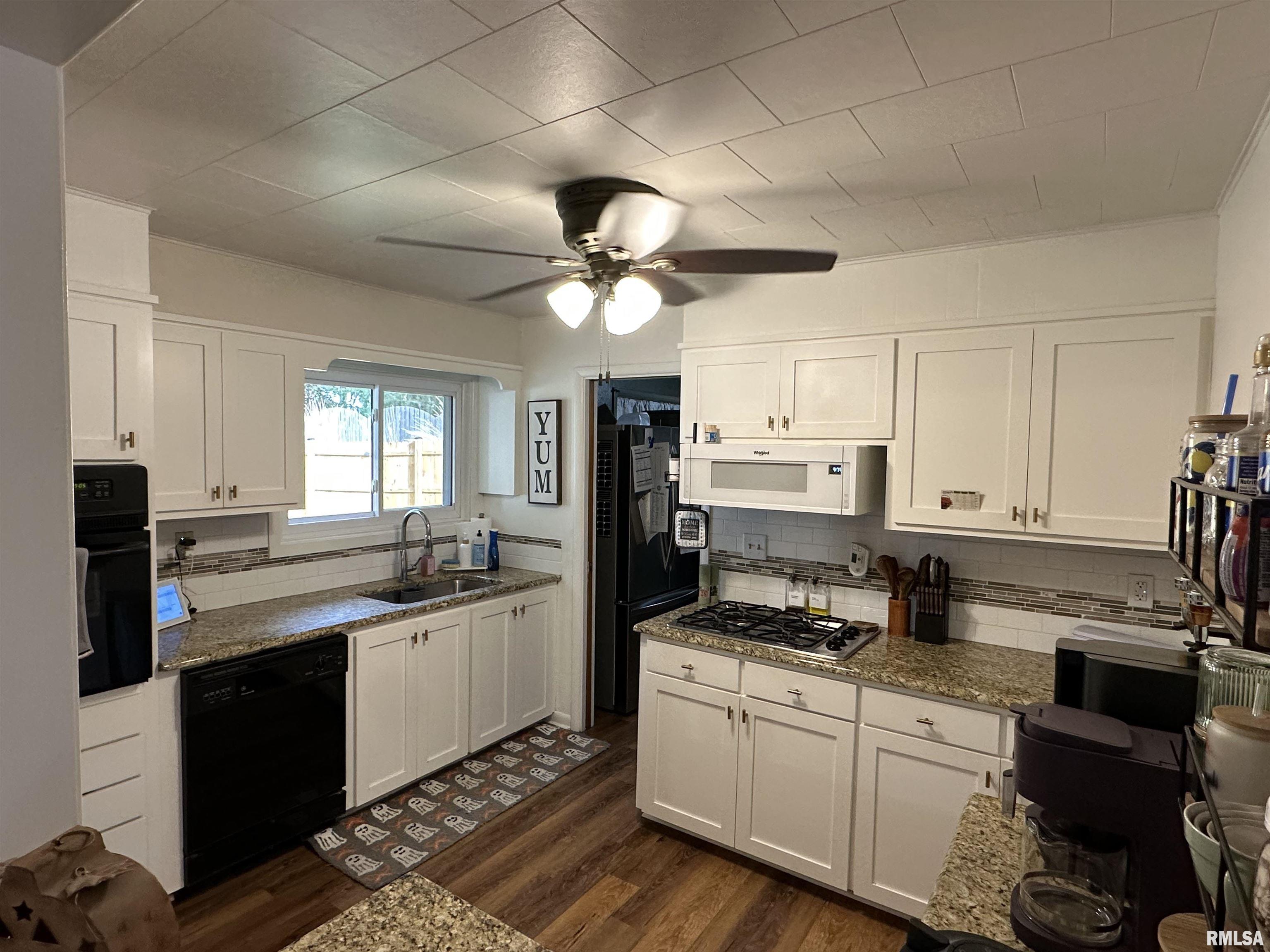 840 Ravine Court Canton, IL 61520 - Photo 9 of 13 Gallery Image 9