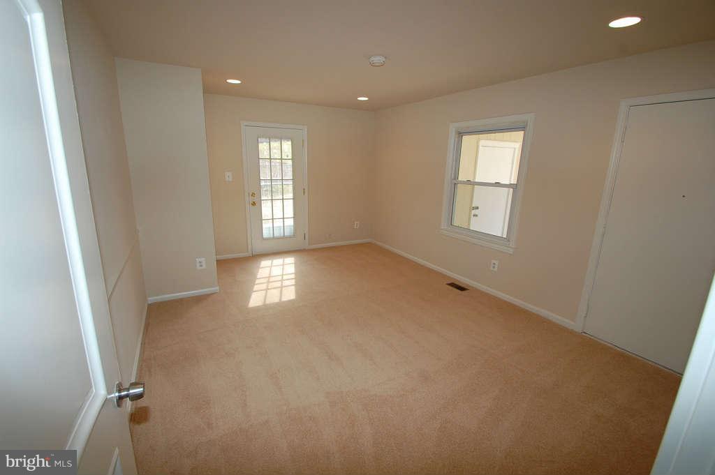109 West Church Road Sterling, VA 20164 - Photo 11 of 27 Bedroom 4 / Family Room