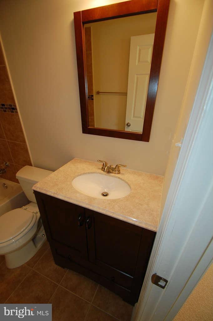 109 West Church Road Sterling, VA 20164 - Photo 14 of 27 Bath (Master)