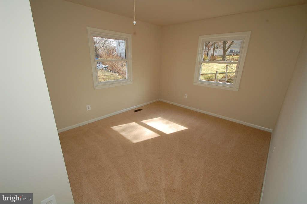 109 West Church Road Sterling, VA 20164 - Photo 23 of 27 Bedroom 2