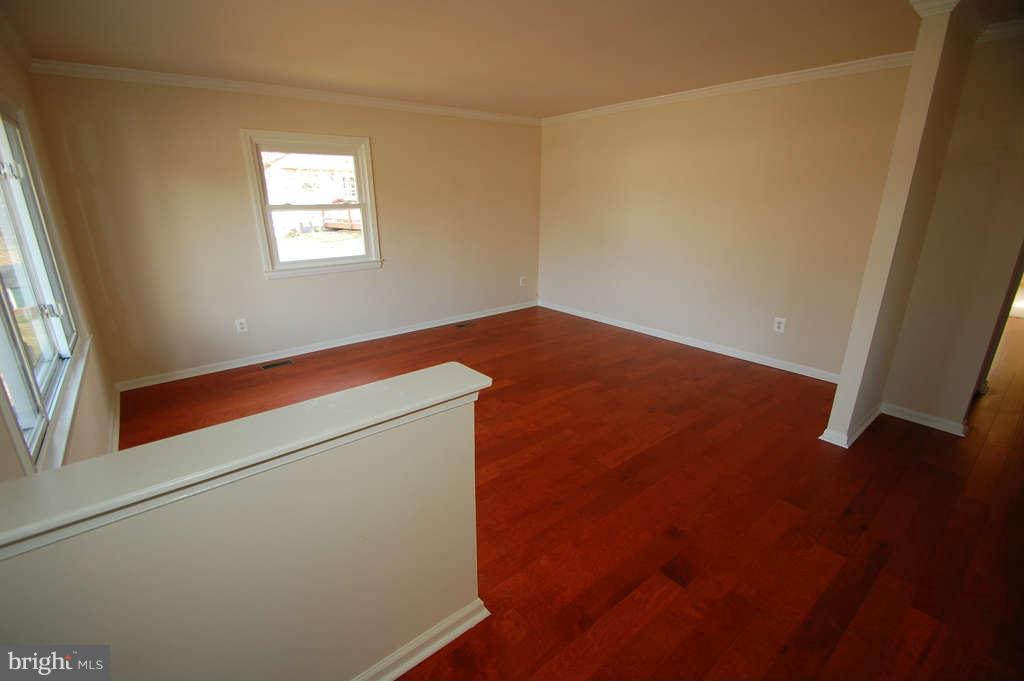 109 West Church Road Sterling, VA 20164 - Photo 8 of 27 Interior (General)