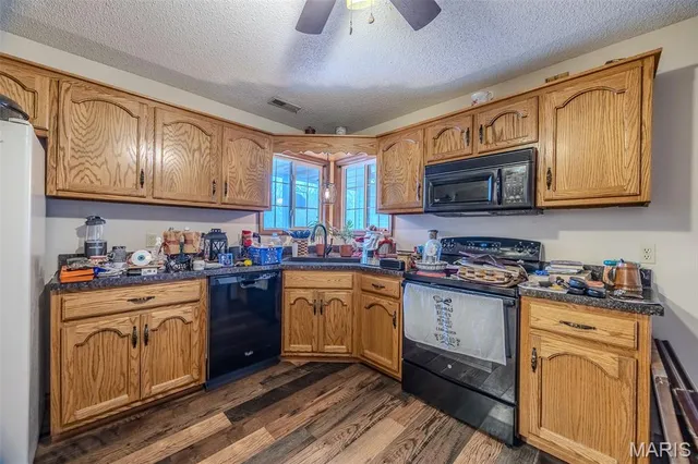 $239,900 | 13830 Sunflower Lane, Plato, MO 65552