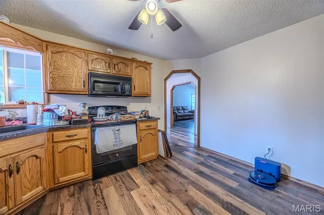 $239,900 | 13830 Sunflower Lane, Plato, MO 65552