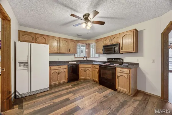 $239,900 | 13830 Sunflower Lane, Plato, MO 65552