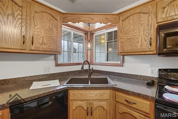 $239,900 | 13830 Sunflower Lane, Plato, MO 65552