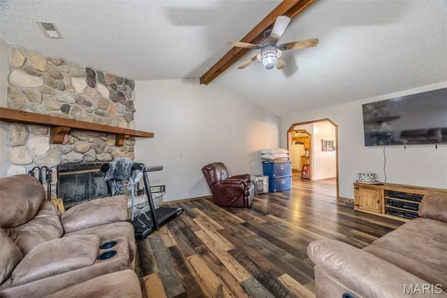 $239,900 | 13830 Sunflower Lane, Plato, MO 65552