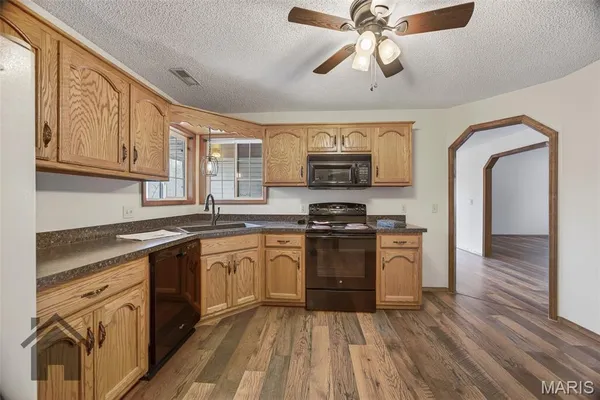 $239,900 | 13830 Sunflower Lane, Plato, MO 65552