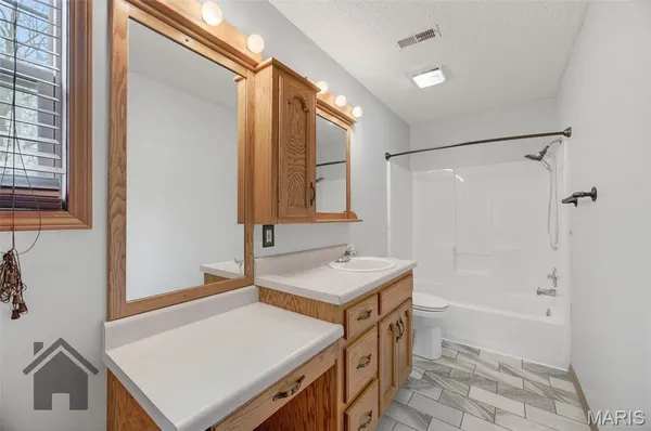 $239,900 | 13830 Sunflower Lane, Plato, MO 65552