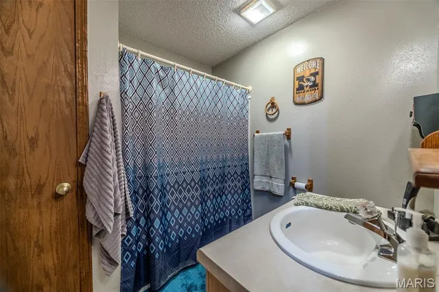 $239,900 | 13830 Sunflower Lane, Plato, MO 65552