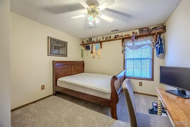 $239,900 | 13830 Sunflower Lane, Plato, MO 65552