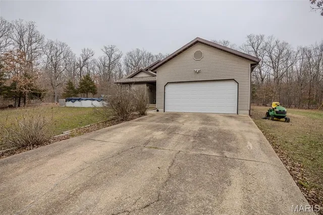 $239,900 | 13830 Sunflower Lane, Plato, MO 65552