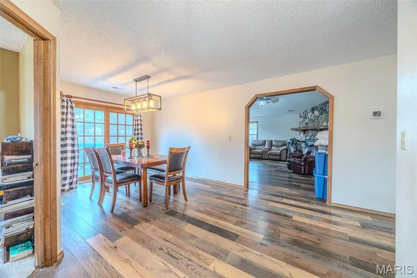 $239,900 | 13830 Sunflower Lane, Plato, MO 65552