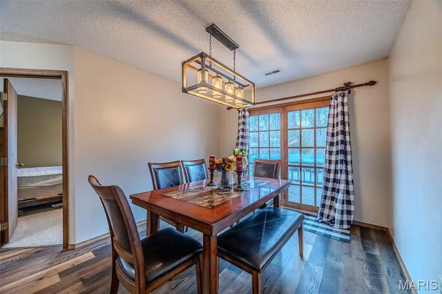 $239,900 | 13830 Sunflower Lane, Plato, MO 65552