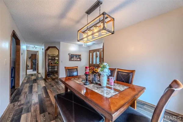 $239,900 | 13830 Sunflower Lane, Plato, MO 65552