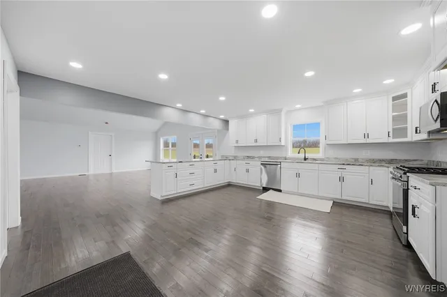 $575,000 | 10454 Gillate Road, Alexander, NY 14005