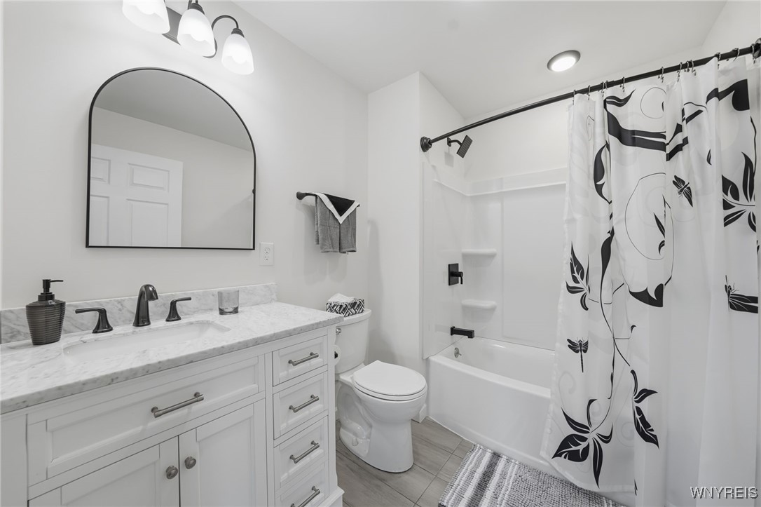 10454 Gillate Road Alexander, NY 14005 - Photo 22 of 47 Main Full Bathroom