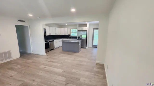 $1,875 | 8772 Gail Drive, Baton Rouge, LA 70809
