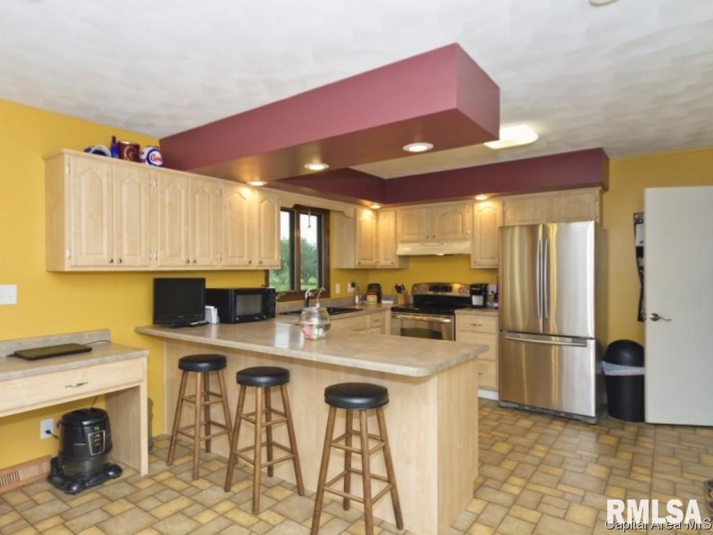 705 Allen Drive Athens, IL 62613 - Photo 12 of 36 Gallery Image 12